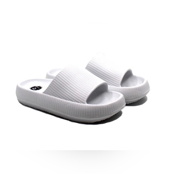 Matisse Shoes - Matisse Kona Sandal Sz 10 White